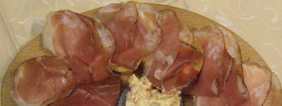 Crostini cren e speck